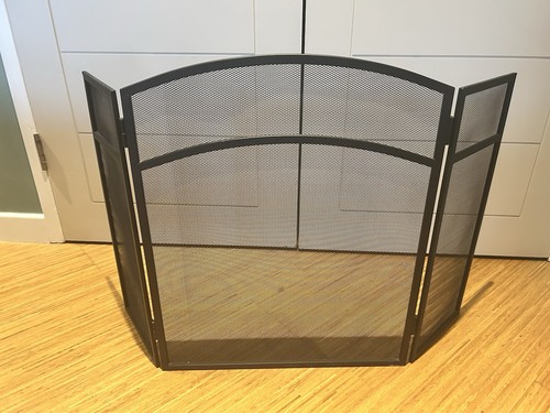 Folding metal mesh fire guard - folding,