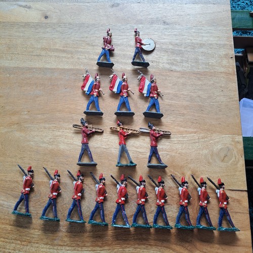 Vintage miniature soldiers - soldiers, x