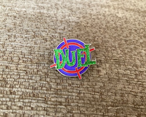 Alton towers duel pin badge - alton,
