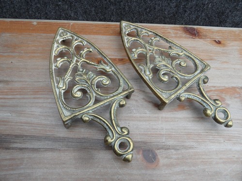 Matching pair brass - pair, trivets