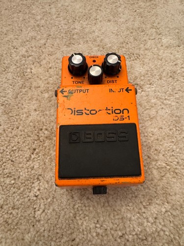 Boss distortion pedal - boss, ds-1