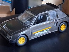 Burago 1/25 Scale Model Car