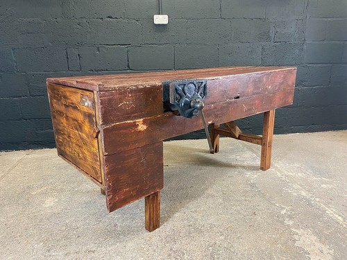 Vintage distressed pine - distressed,