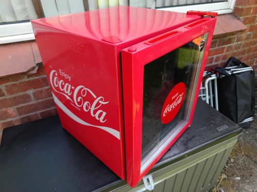 Husky coca cola drinks - husky, table