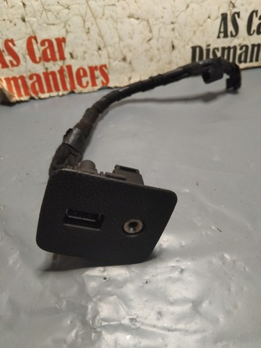 Ford fiesta mk7 aux usb - aux, port