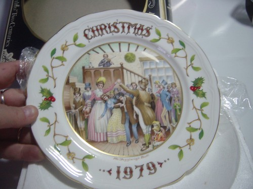 Aynsley china collector plate - china,