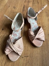 Moshulu Rhone Leather Pink Blush Womens Summer Sandals Shoes Sz 6