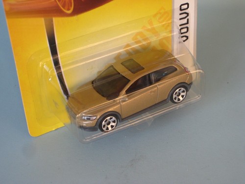 Matchbox volvo c30 gold body - volvo,
