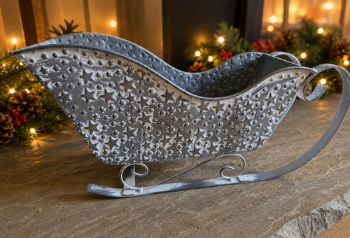 Grey metal star sleigh vintage - star,