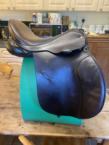 Black country saddle - black,