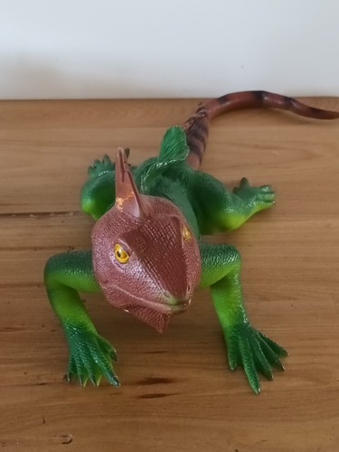 Large lizard toy amphibians - lizard,