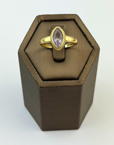 9ct yellow gold amethyst ring - 9ct,