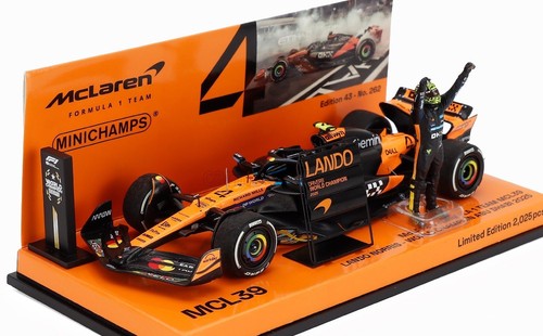 Minichamps 537256604 - 1:43,