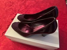 Lovely nearly new size 6 purple leather ladies court shoes