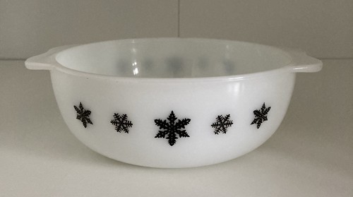 Pyrex black snowflake - pyrex, gaiety
