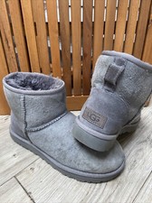 UGG Australia Classic Mini