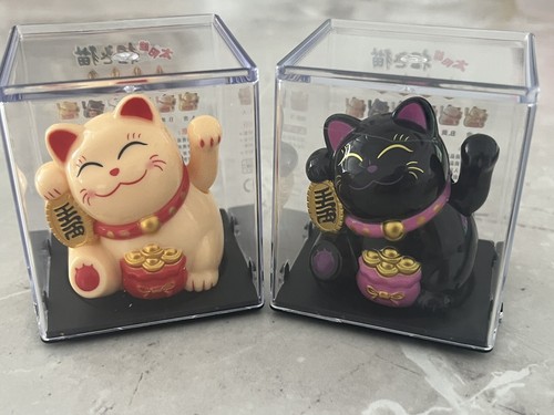 Lucky chinese cat waving hand - chinese,