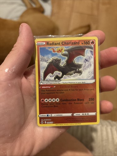 Radiant charizard crown zenith - charizard,
