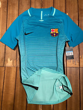 Barcelona 2016/17 player issue