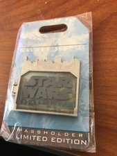 Star Wars: Galaxy's Edge  Landing 2019 Annual Passholder Hinged Millenium Falcon