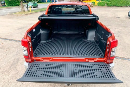 Mitsubishi l200 series under - mitsubishi, 6