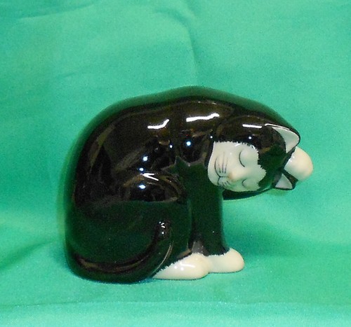 Quail pottery cat figurine - quail,