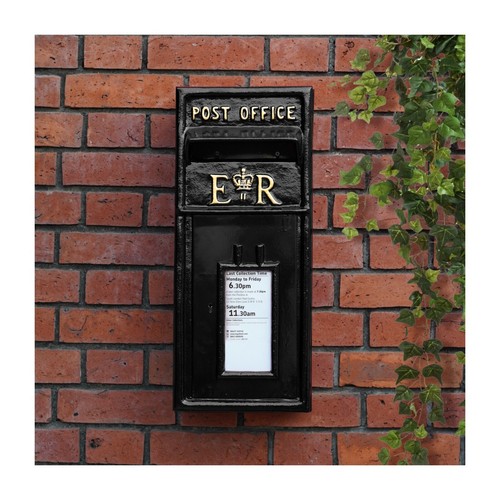 Post box royal mail - er,
