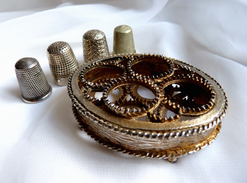 Vintage gilt metal thimble - vintage,
