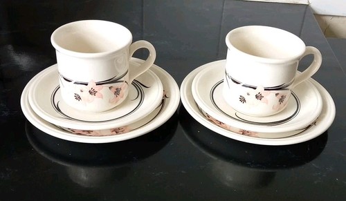Trio cups saucers tea - of,