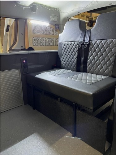 Slimline seater rock - 1m, &