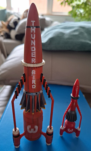 Thunderbirds rocket 8 - , 8"