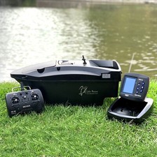 CARP FISHING BAIT BOAT LAKE REAPER NOW FITTED WITH NEW TOP QUAILTY FISH FINDER