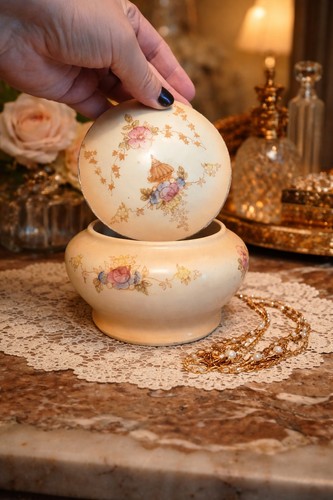 1900 crown devon style antique - crown,