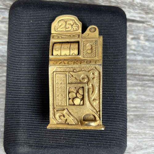 Ajc vintage lucky slot machine - lucky,