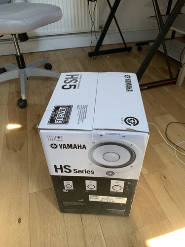 Yamaha hs5 powered studio - yamaha,