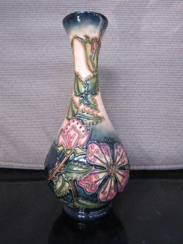 Moorcroft vase sweet briar - moorcroft,
