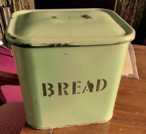 Vintage green enamel bread - green,