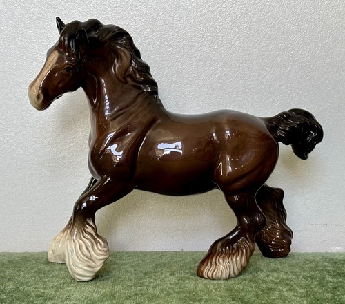 Beswick cantering shire 975 - shire,