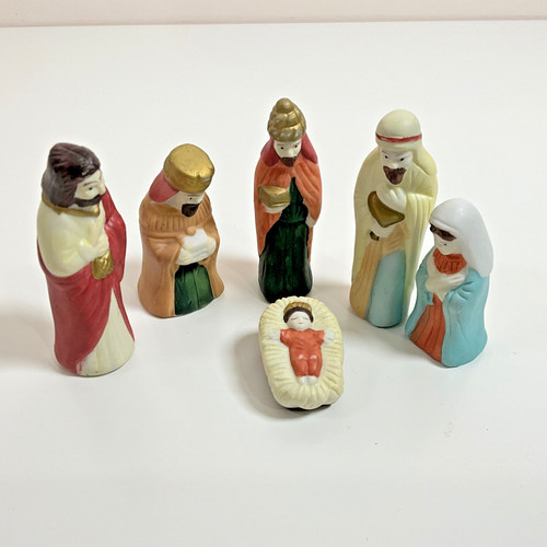 Vintage nativity scene little - nativity,