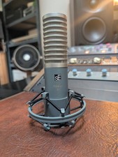 SE electronics RB Ribbon Microphone