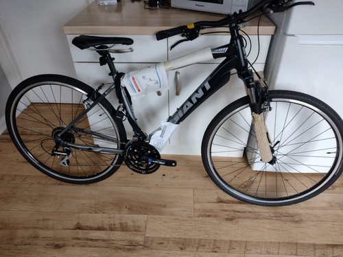Giant roam hybrid bike new - bike,