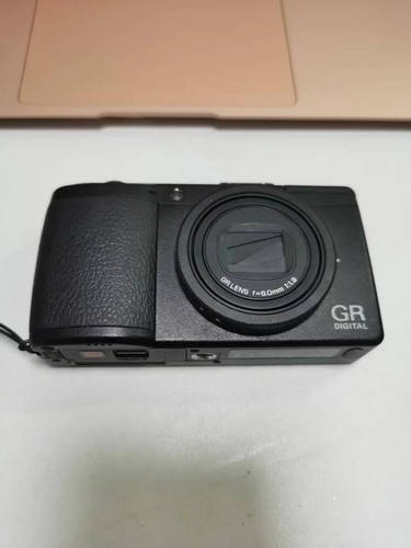 Ricoh digital iii - gr, 3