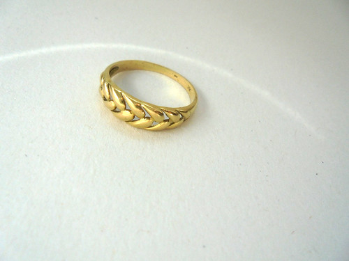 Used 18ct gold - knot, ring