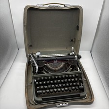 Vintage Olympia SM2 Portable