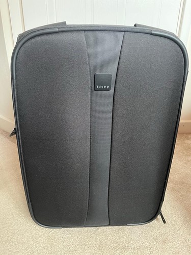 Tripp black wheel cabin - black,