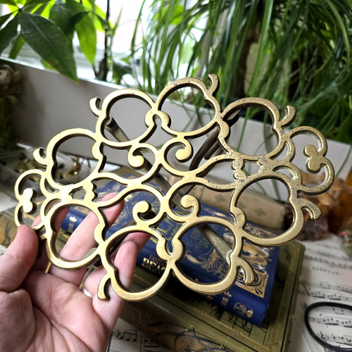 Vintage brass trivet footed - brass,