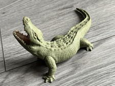 Tomb Raider Lara Croft Escape The Powerful Crocodile figure - Playmates 2000