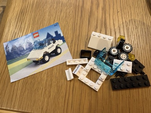 Lego white police car 1610 - lego,