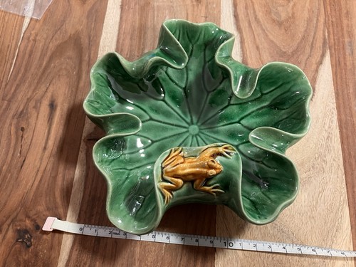 Vintage majolica frog lily - frog, on