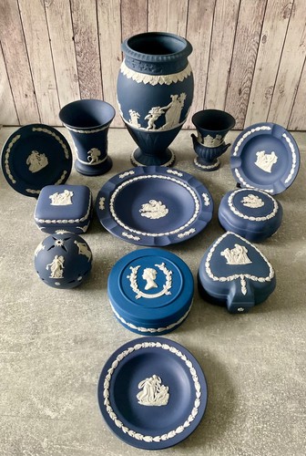 Wedgwood white blue - white, on